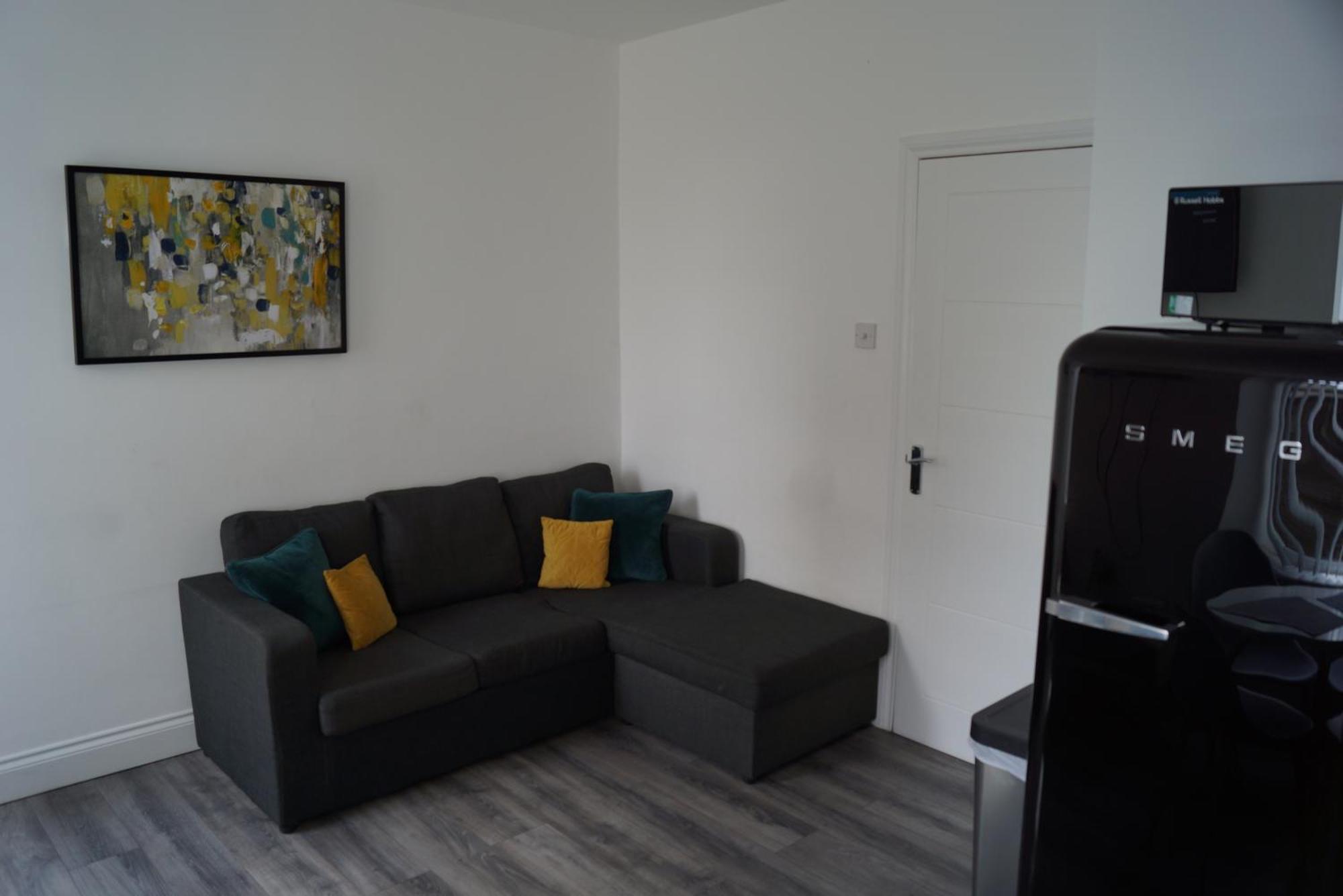 Dundee Apartment - Sleeps 4 - Pet Friendly エクステリア 写真