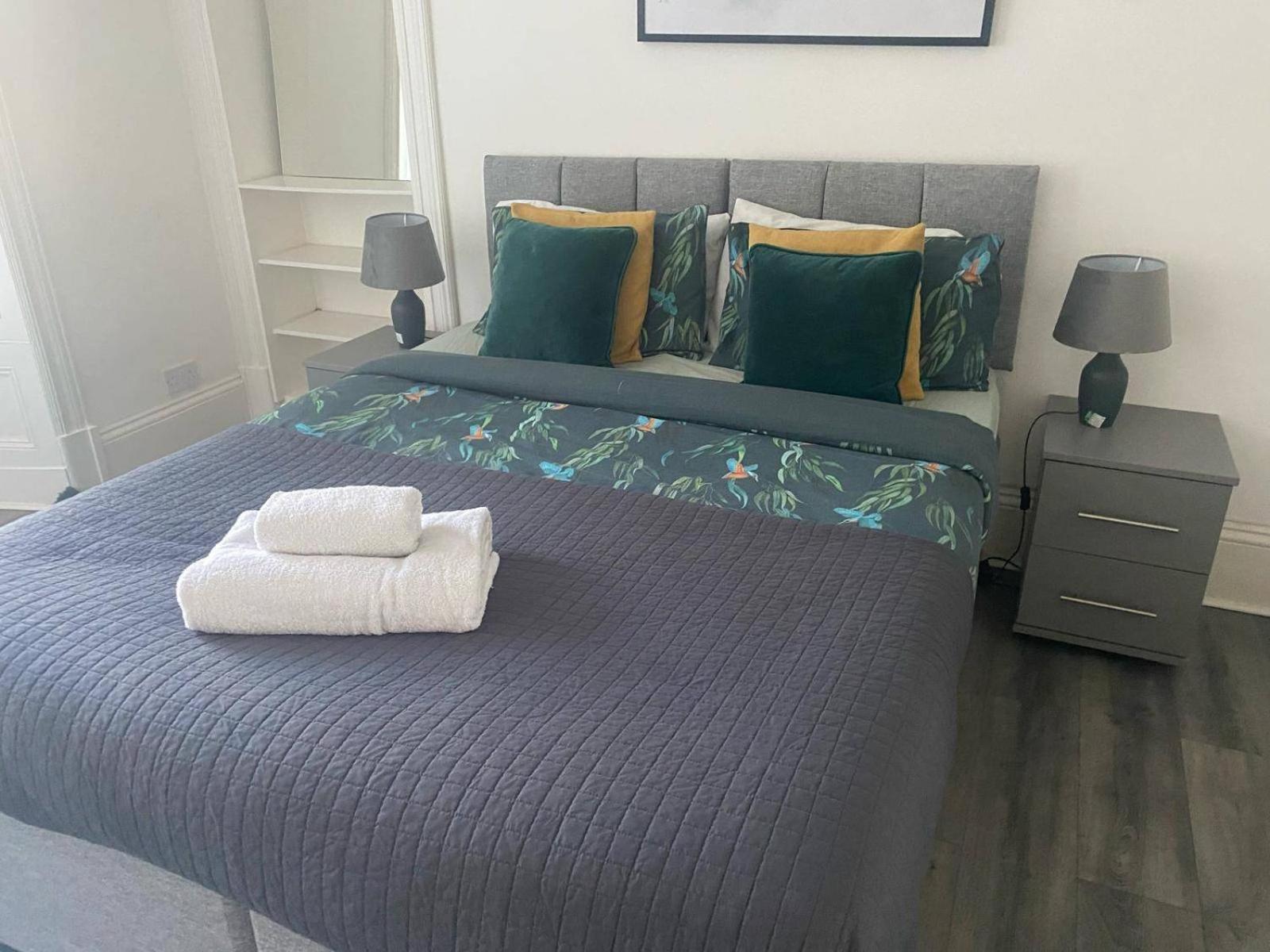 Dundee Apartment - Sleeps 4 - Pet Friendly エクステリア 写真